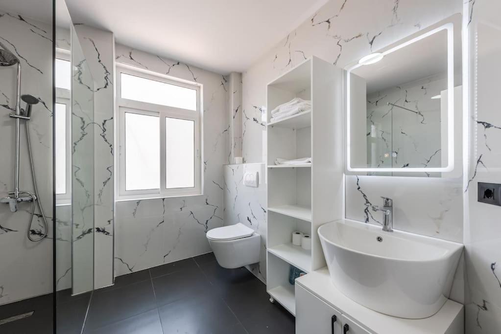 The Center Penthouse By Ps * Durrës
